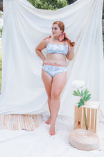 Load image into Gallery viewer, Chinca Peony Reversible Bikini Top
